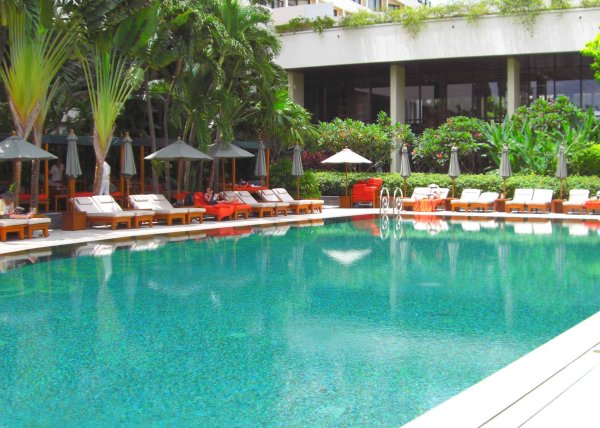 Oriental Hotel Pool