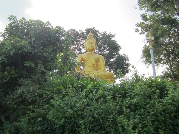 Wat Khao Chedi Buddha sitzend